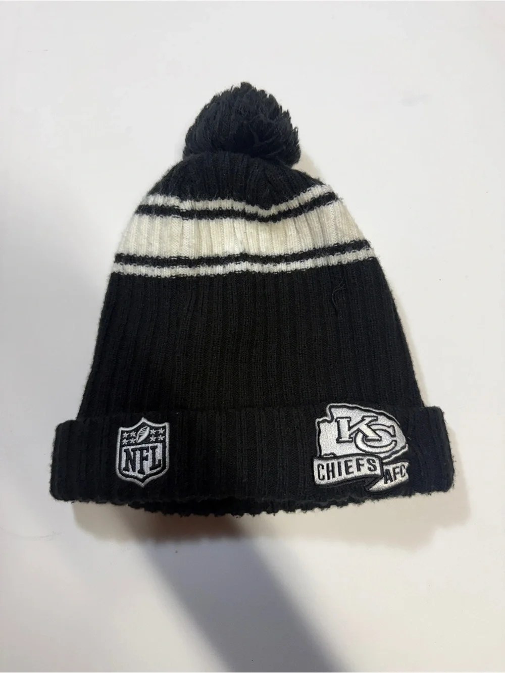 New Era Kids Black & White Kansas City Chiefs Pom Beanie